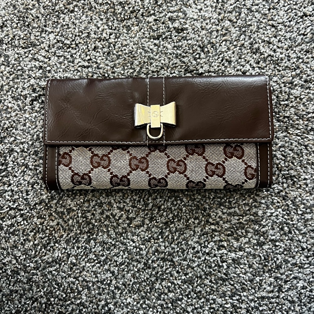 Authentic Vintage Gucci Wallet